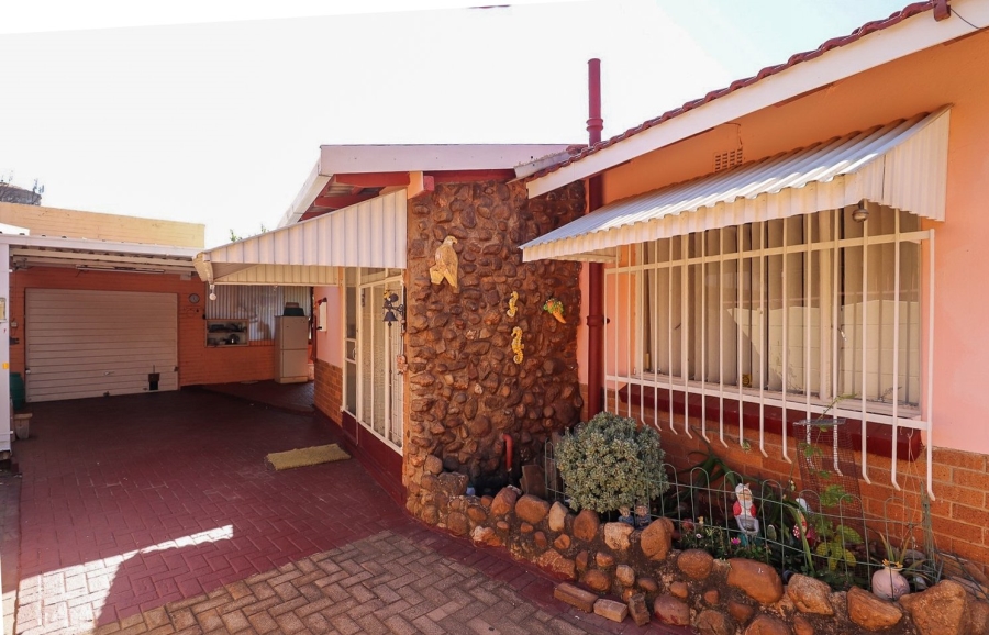 To Let 3 Bedroom Property for Rent in Stilfontein Ext 4 North West